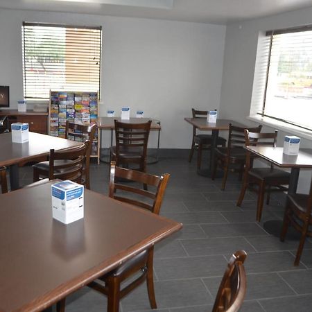 Quality Inn & Suites Near Downtown Меса Екстериор снимка