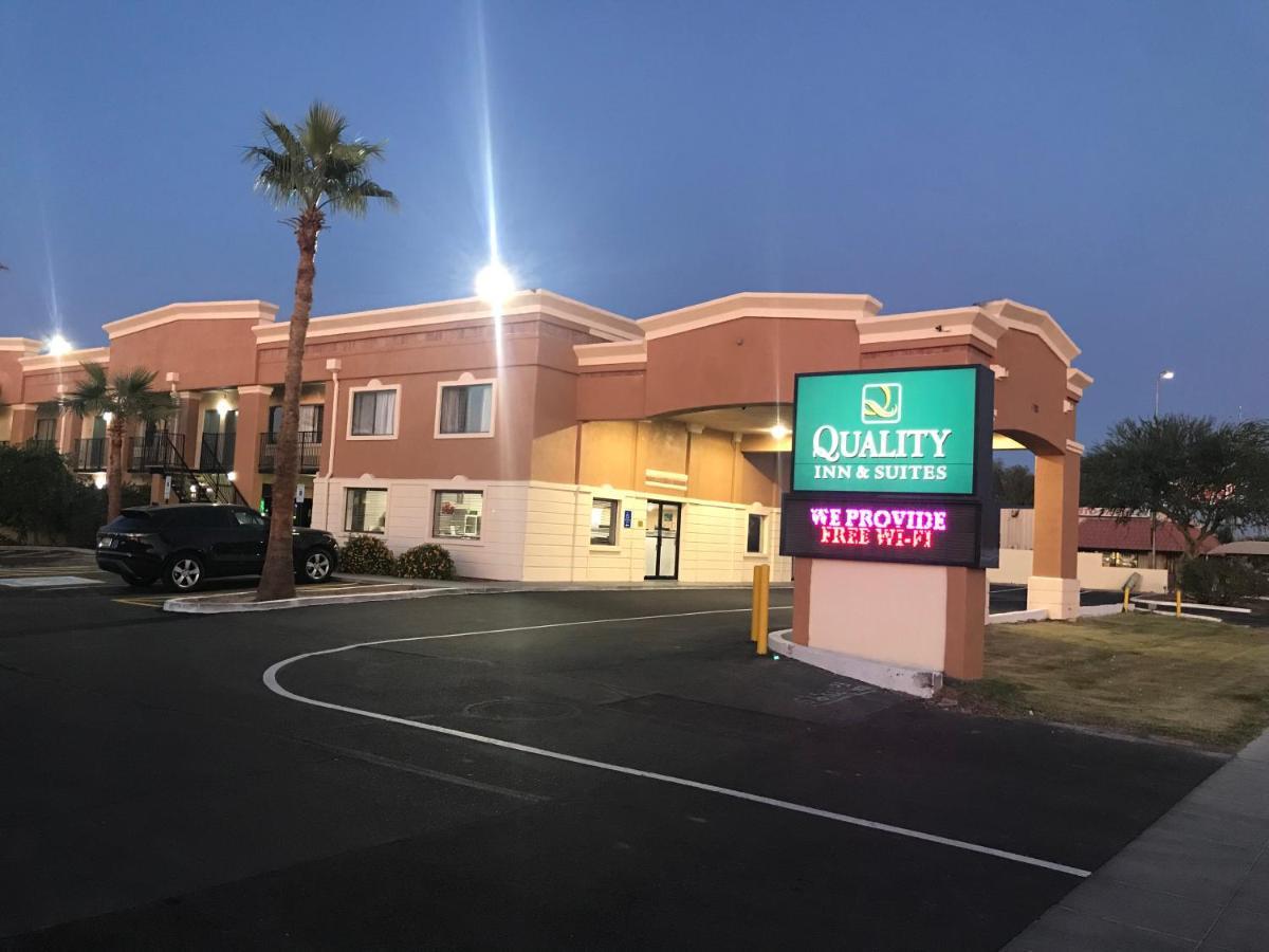 Quality Inn & Suites Near Downtown Меса Екстериор снимка