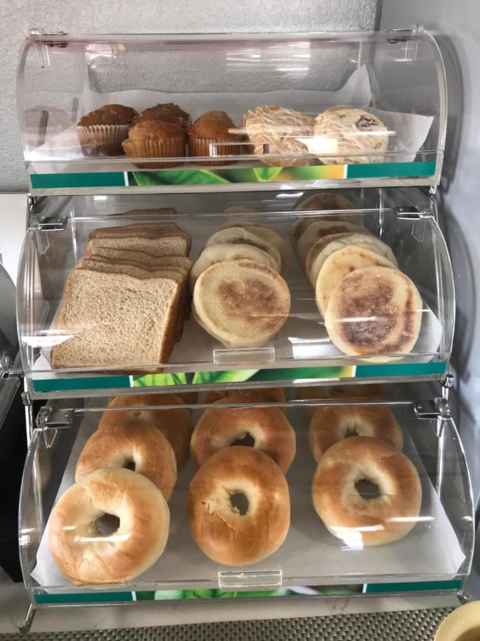 Quality Inn & Suites Near Downtown Меса Екстериор снимка