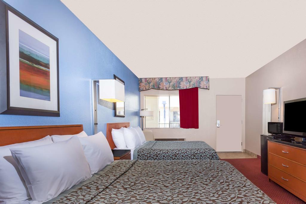 Quality Inn & Suites Near Downtown Меса Екстериор снимка