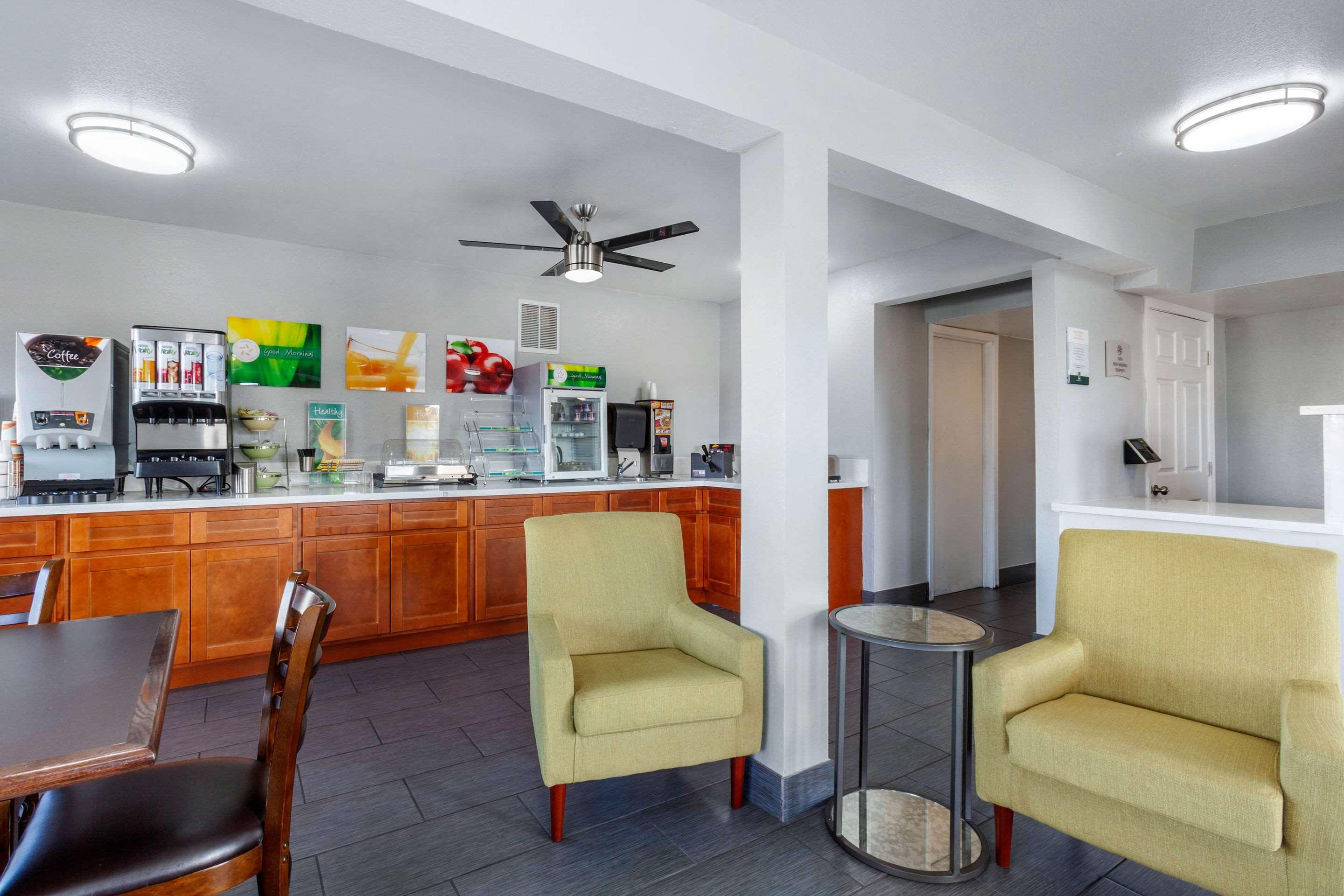 Quality Inn & Suites Near Downtown Меса Екстериор снимка